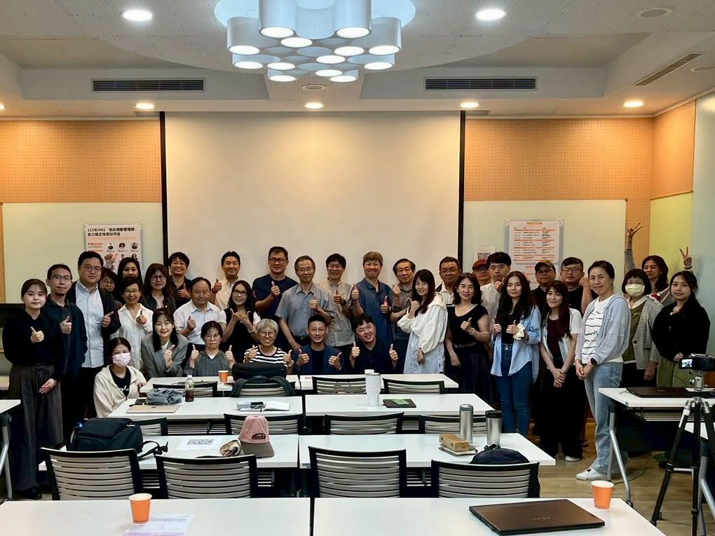  🎨 設計、製造、客戶端總是「雞同鴨講」？其實，顏色認知不一致往往就是溝通成本最高的隱形問題！